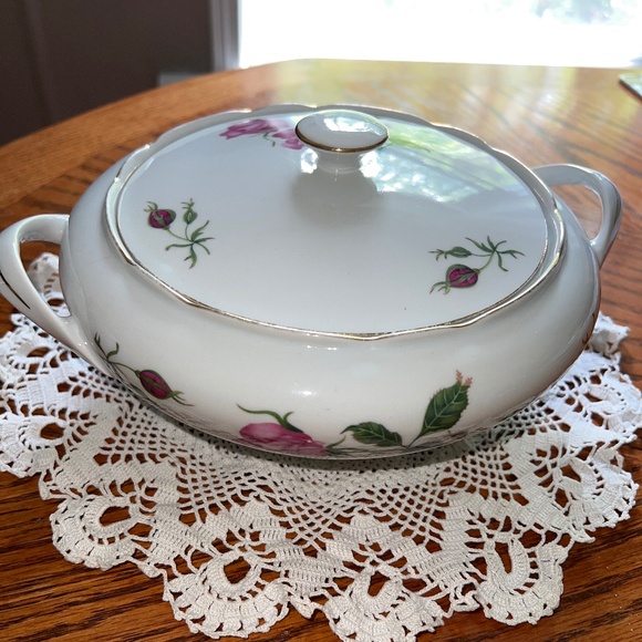 Fine Bohemian China Casserole Dish made in Czechoslovakia - Picture 1 of 9